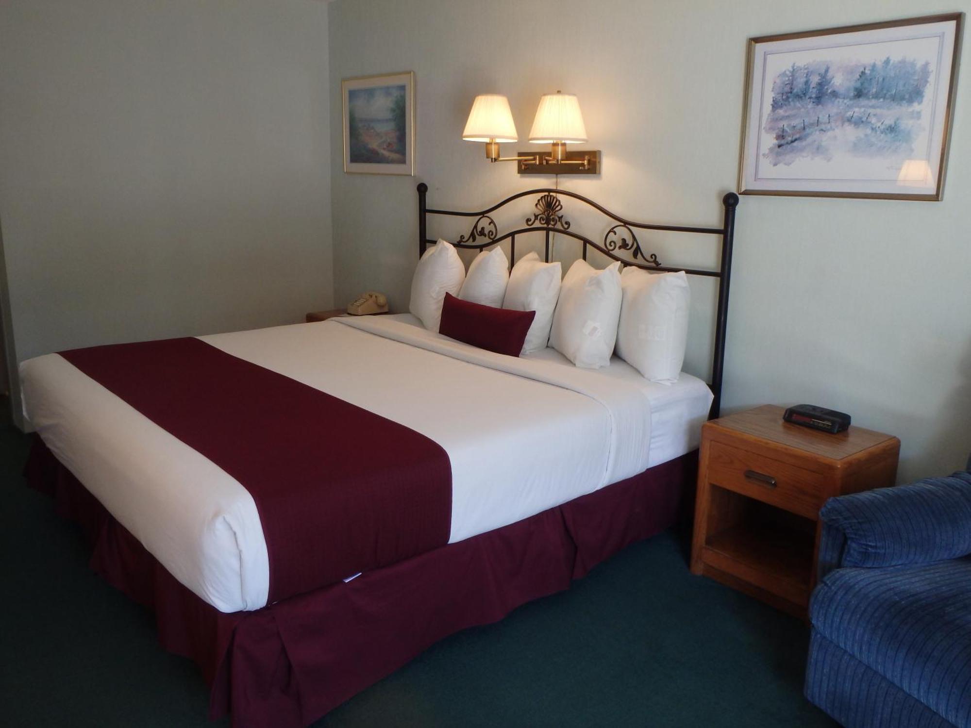 Americas Best Value Inn Saint Ignace Habitación foto