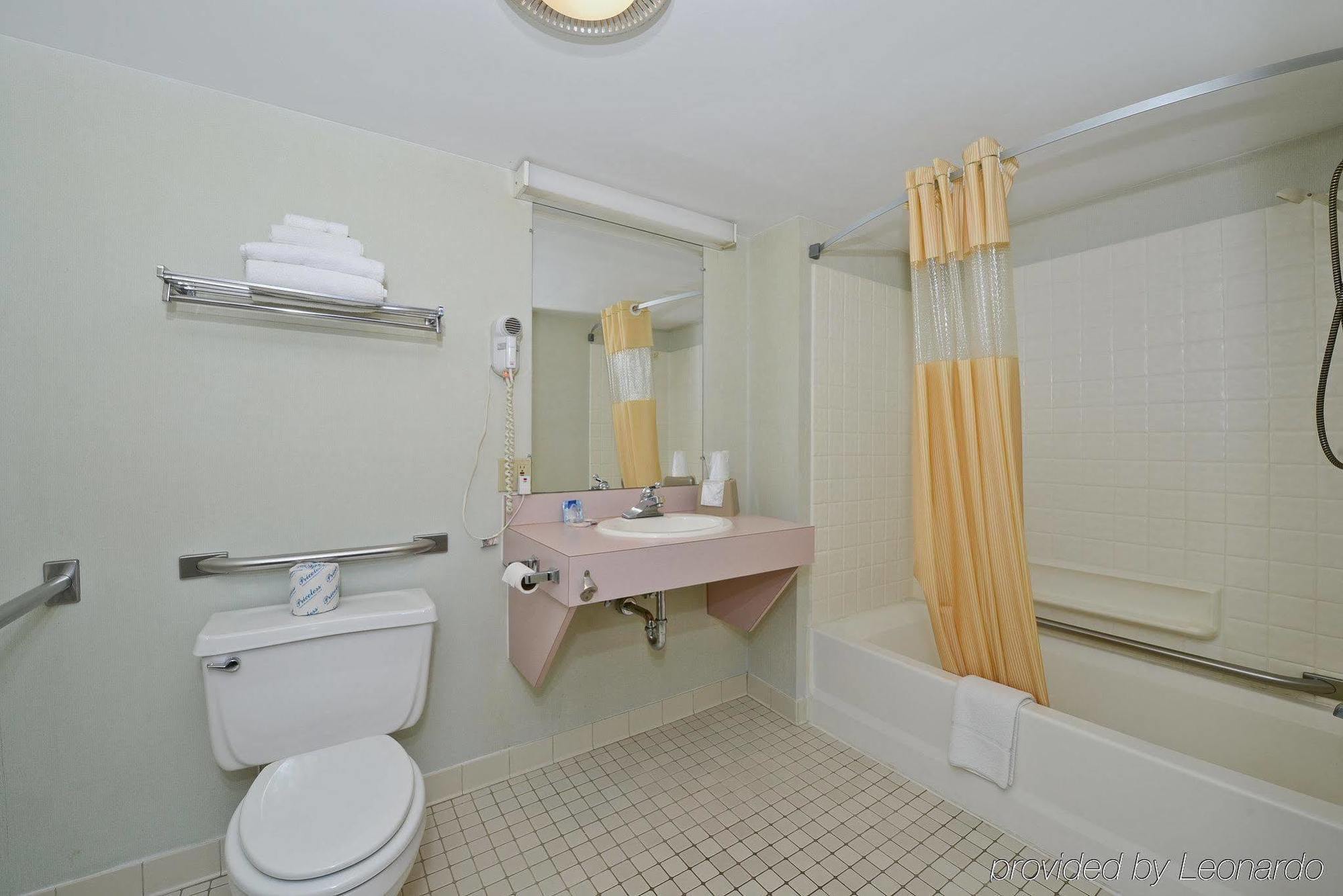 Americas Best Value Inn Saint Ignace Facilidades foto