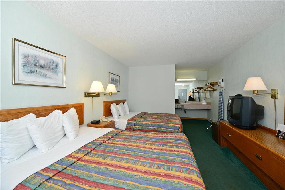 Americas Best Value Inn Saint Ignace Habitación foto